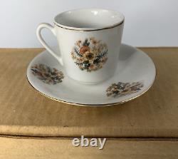 Tasse à café vintage 1960 et soucoupe à thé fleurs bordure dorée fabriquées en Chine