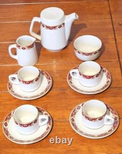 Tasse à expresso et soucoupe vintage rouges Royal Ultra Vitrified Italiana – Maddock, Angleterre
