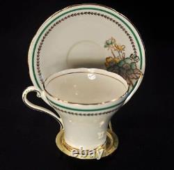 Tasse et soucoupe Aynsley peintes à la main, motif floral de corset crème avec bordure dorée et verte 1934-1939