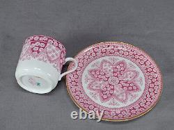 Tasse et soucoupe Demitasse en porcelaine florale rose et dorée de Copeland Primrose, vers 1881