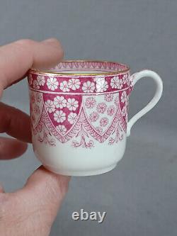 Tasse et soucoupe Demitasse en porcelaine florale rose et dorée de Copeland Primrose, vers 1881