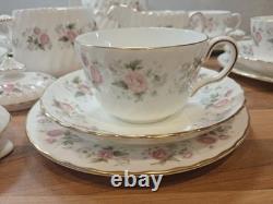 Tasses/Saucières/Assiettes Minton Spring Bouquet avec Théière