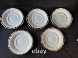 Tasses à café et sous-tasses Pillivuyt France vintage MCM blanches et argentées, ensemble de 5