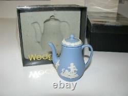 Vintage Wedgewood Jasperware Miniature Blue Tea - Café Mis Dans Des Boîtes Originales